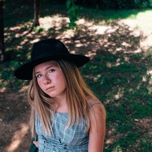 Meet your Posher, Sofia